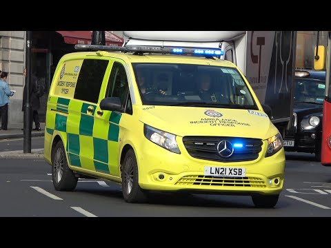 London Ambulance Service Mercedes Vito IRO responding. - 01.10.2025