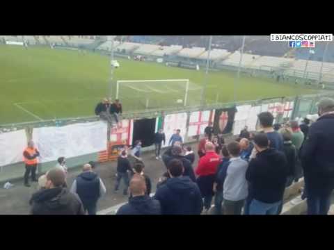 PARTITA IN CURVA TRA I TIFOSI (MODENA - PADOVA 0-1, 19-03-17)