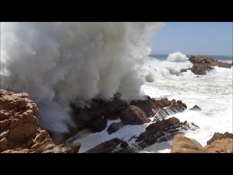 Big ocean waves crashing into rocks and exploding - HD 1080P