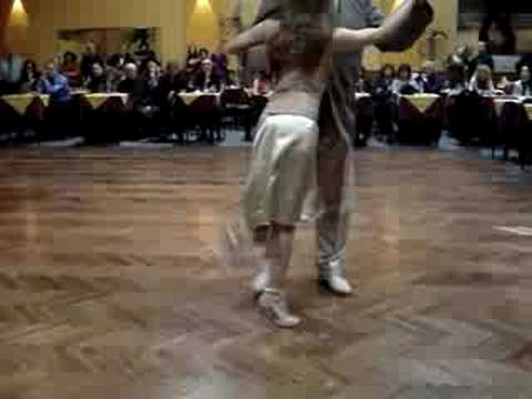  Claudio Gaiser  and  Laura Gallinger  are  dancing  to  the  milonga  "  Milonga De Mis Tiempos  "
