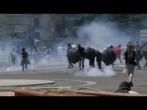 Retraites: quelques tensions lors de la manifestation à Nantes | AFP Images