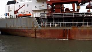 preview picture of video 'City of Chichester leaving the wharf'