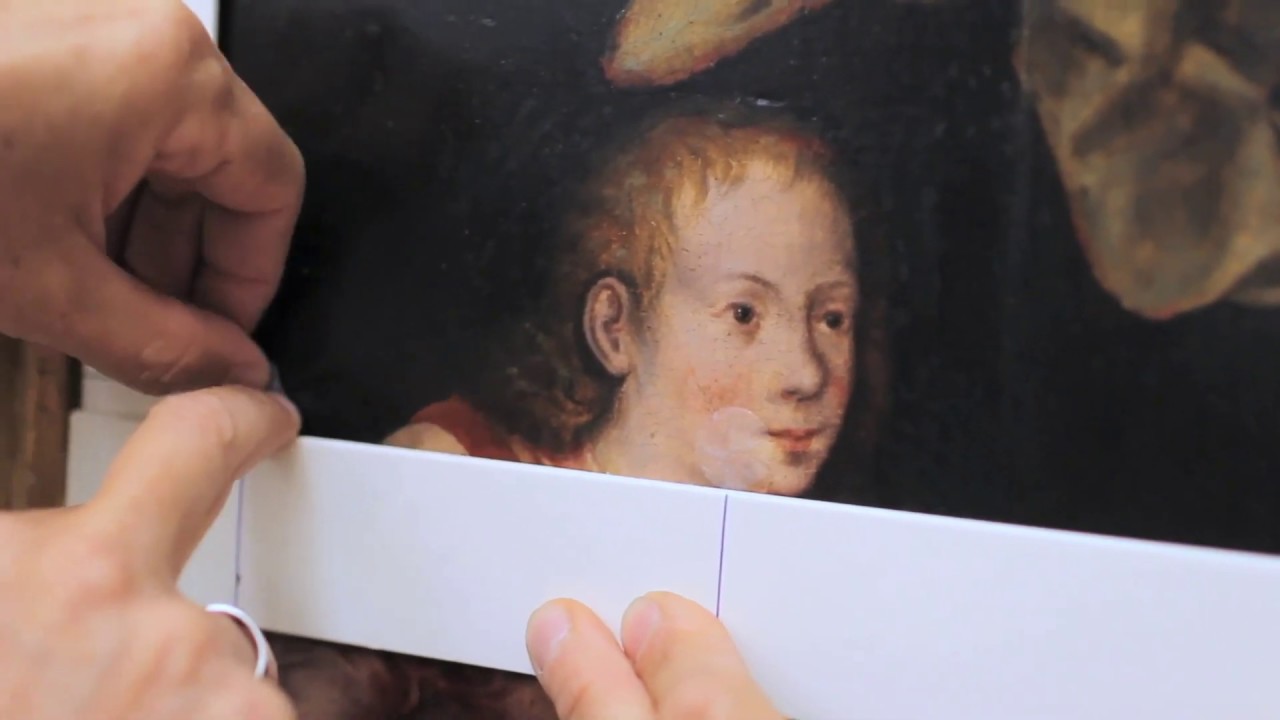 Un panneau mouvant : la Sainte Trinité couronnant la Vierge