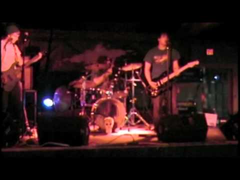 The Crown of 91   Her Toxic Love (Live at Blondie's)