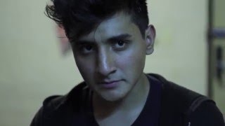 WAKE UP - Pelos en la mano