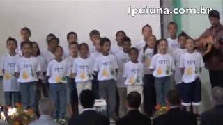 Hino de Ipuiuna cantado pelas crianças do PETI