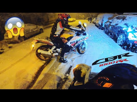 WE ROAD WITH MOTORCYCLES IN THE SNOW - MotoVlog#216