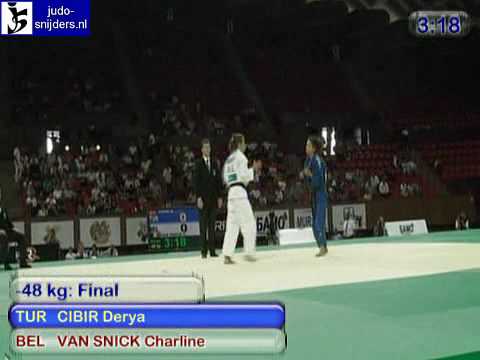 Judo 2009 Yerevan: Cibir (TUR) - van Snick (BEL) [-48kg].