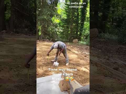 tecnica muy eficiente para nivelar terreno 🤣😂 #ideas #construction #eneltrabajo