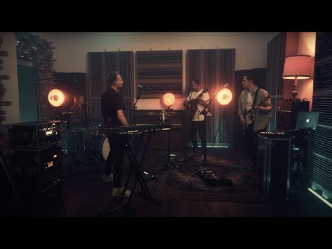 twocolouredman - Piece Of A Puzzle (Live Session)