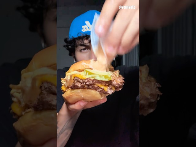 Vídeo relacionado con 15 Secret Recipes from Shake Shack (English Edition)