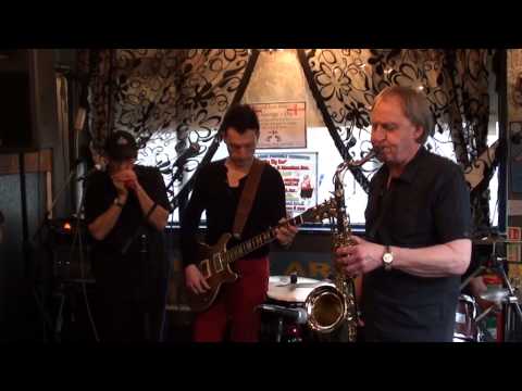 EDDIE ANGEL ROCKS THE MANOR ARMS ROLLS 13 4 13