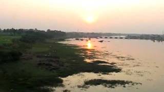 preview picture of video 'Karnataka Sampark Kranti on the Krishna river'