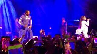 Meek Mill surprises Ella Mai in NYC 2019 Show (Perform 24/7)