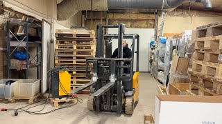 Chariot élévateur à trois roues Jungheinrich EFG 213 à vendre - Image 4 | Machineryline CA Chariot élévateur à trois roues Jungheinrich EFG 213 | Image 4 - Machineryline