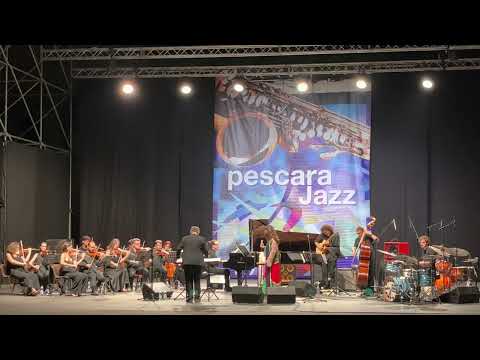 Maria Pia De Vito & MEDIT Orchestra diretta da @angelovalori eseguono "Shape of My Heart" di Sting