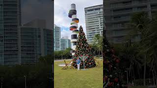 Елка в Майами и лайнеры уходят в новогодние круизы #miami #florida #cruise #umarkeyn #cruiseship 