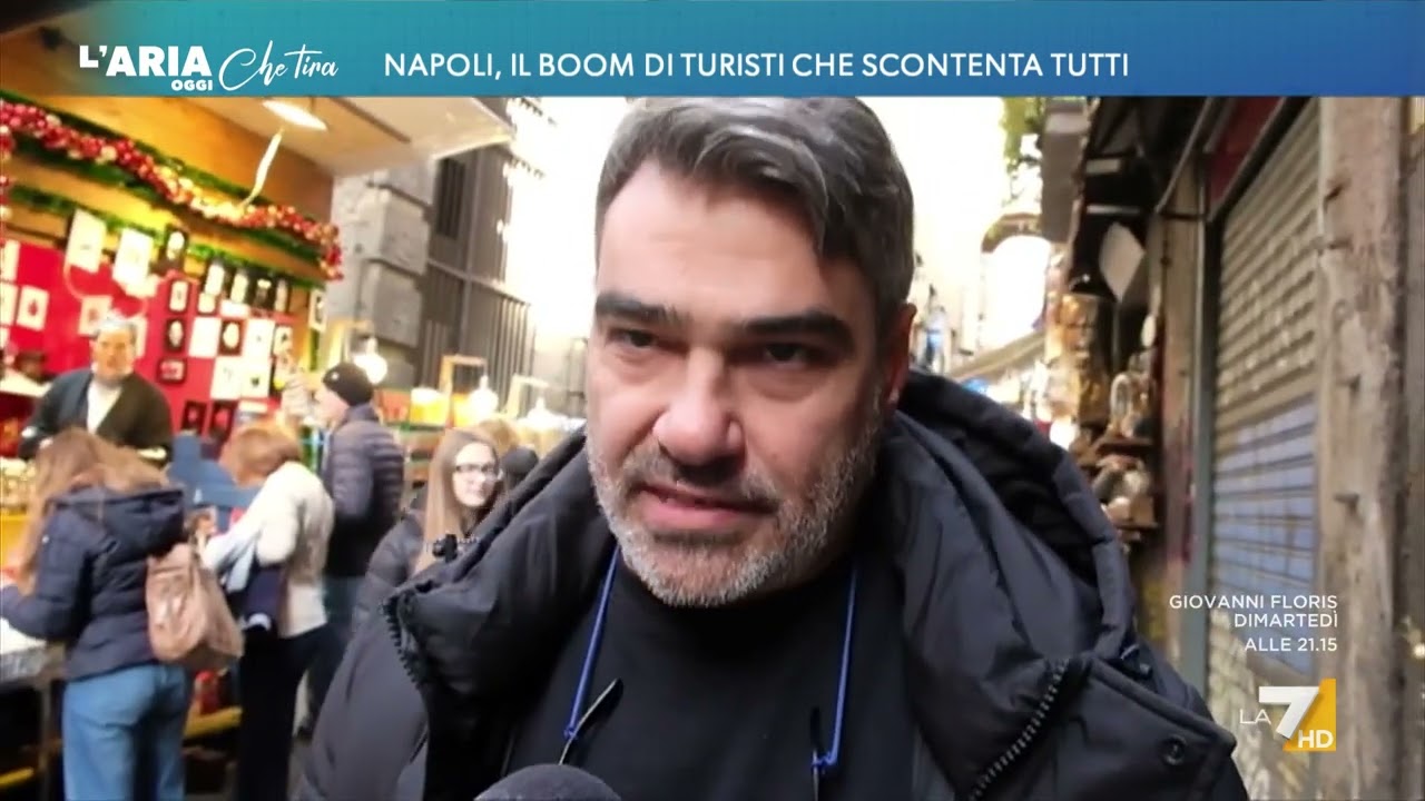 Napoli, il boom di turisti che scontenta tutti