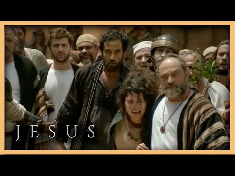 Caifás leva Laila até Jesus para ser punida pelo adultério | NOVELA JESUS