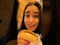 Emily Vick Comendo Carne Pela Primeira Vez