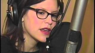 Lisa Loeb performing &quot;I Wish&quot; from Anywhere But Here Soundtrack - 5/14/99