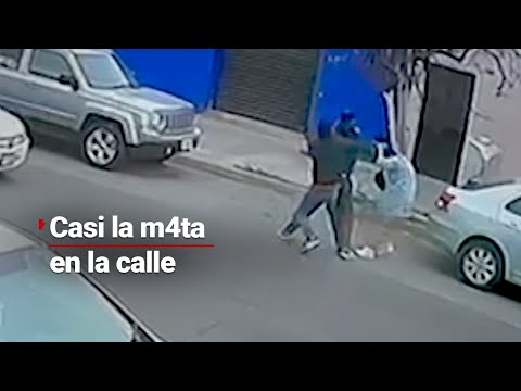 UN DEMONIO ERA SU PAREJA | Vecinos salvan a mujer de m0rir golpeada por su pareja