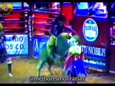 CLAUDEMIR DOS SANTOS (PORQUINHO) X DINAMITE - RODEIO DE COLORADO 2005