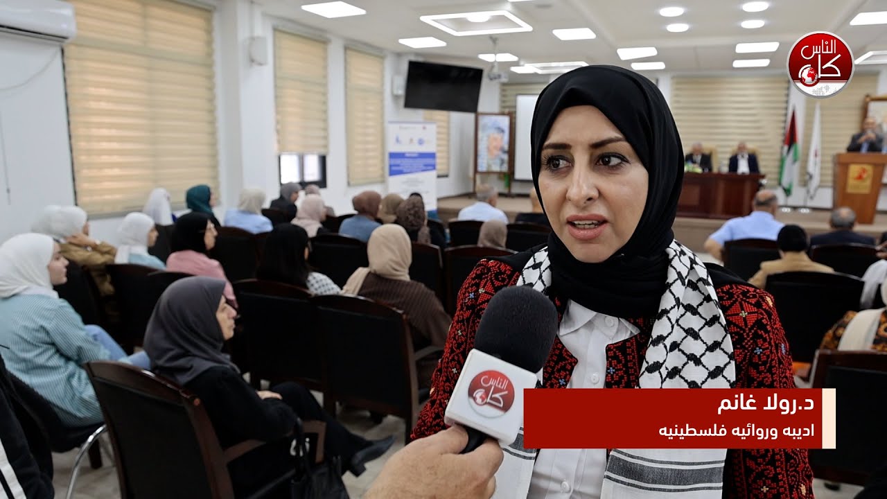 تكريم د. رولا غانم وفريق الطالبات المتميز  ممثلا عن شركه ايكو  روك الطلابيه