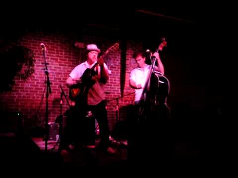 THE Domino Kings - Spanish Song (Les Gallier, Stevie Newman, Brian Capps)