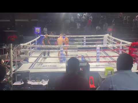 Liam Cunningham winning 1st round tko