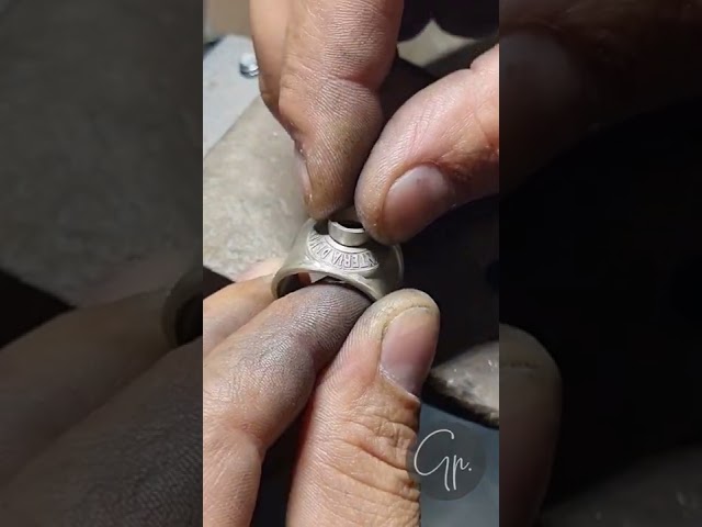 Vídeo relacionado con WINBST Anillo de la suerte de búhos de plata de ley 925, estilo vintage, abierto, protección antigua, para mujeres y hombres