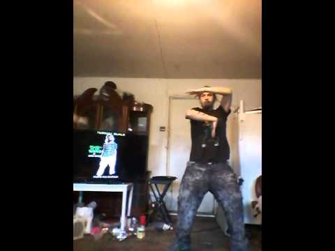 Tuxedo black ft.Young scoob - Splurgin on the WKND