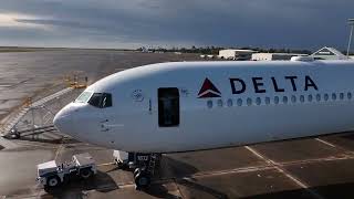 Landlocked Aviation - Delta Delivery N837MH