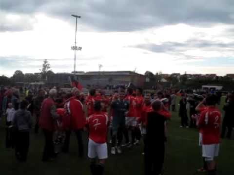 VfB Neckarrems - Nach Spielende in Friedrichshall: Sektdusche zum Gewinn der Meisterschaft