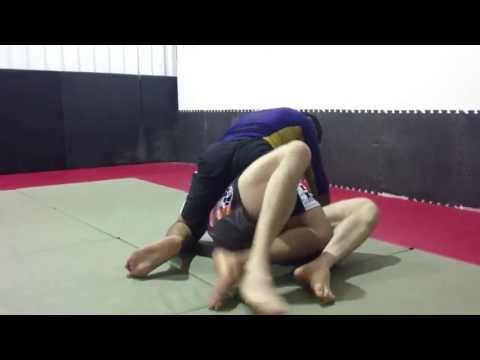 BJJ / Nogi: Mount Escape - Heel drag elbow knee - 2nd angle