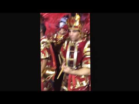 Furiosa Bateria encerrando o desfile na dispersão - Salgueiro vice-campeão 2014