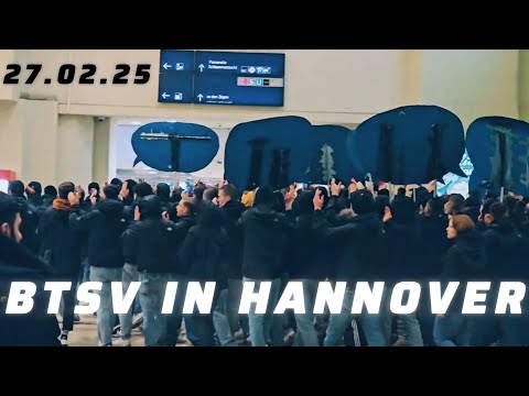 Vor dem Hannover 96 & BTSV Eintracht Braunschweig demonstrieren Fans - Fanmarsch Niedersachsen-Derby