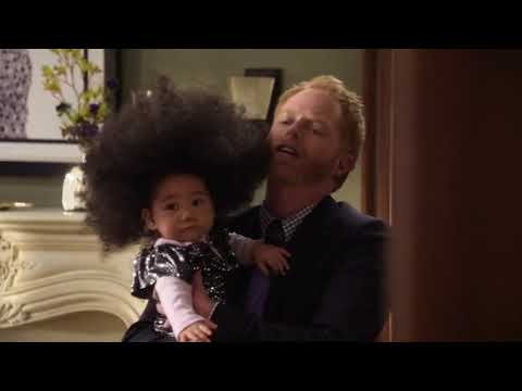 Modern Family 1x06 - Mitchell accidentally bumps Lily's head