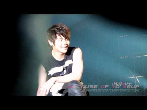 [FANCAM] BEAST (비스트) Dongwoon & Yoseob - Finale [United Cube Festival 110814]