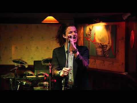 Serata muzicala Yellow Club