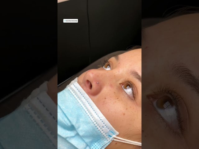 Vídeo relacionado con JYNXOR 10 Pcs Anillo Piercing Nariz aro dorado 20G L Piercing Septum Nostril Quirurgico Delgado Pequeño Anillo Nariz Doble Aro Anillos Piercing Nariz Acero Quirúrgico para Mujer Hombre