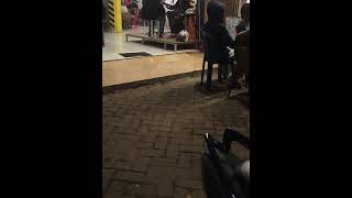 Download lagu Keramaian di cafe mp3