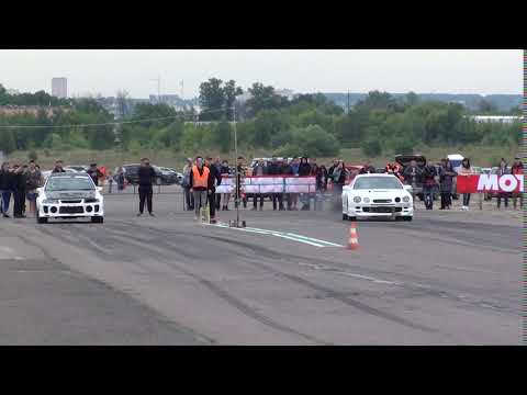 Toyota Celica vs Lancer EVO 5