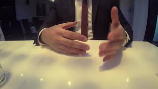 המשודך המתוסבך   מלא (המשודך המתוסבך) - התמונה מוצגת ישירות מתוך אתר האינטרנט יוטיוב. זכויות היוצרים בתמונה שייכות ליוצרה. קישור קרדיט למקור התוכן נמצא בתוך דף הסרטון