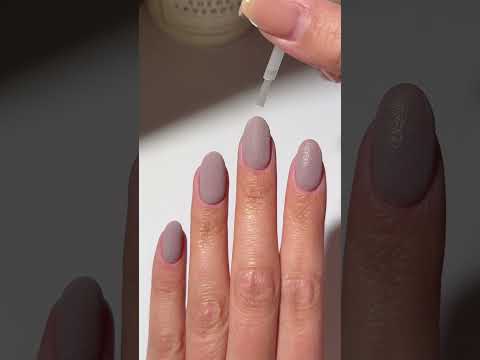 Sincere ✨ Mauve-grå naglar för sofistikerad stil #dippi#dippikit#sverige