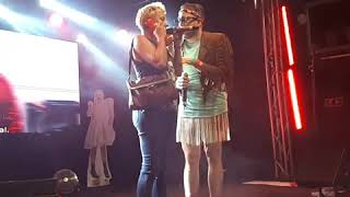 Ojete calor Eva Hache y Amaral tan bien tan mal