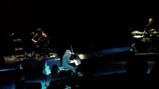 Regina Spektor - Machine (live at Cambridge)