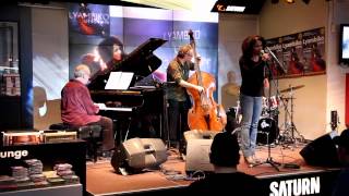 Lyambiko - live am 17.03.2012 auf der Showbühne