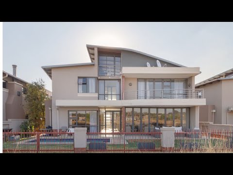 ZAR 4,950,000 Modern Masterpiece Home For Sale in Ebotse Golf And Country Estate , Benoni