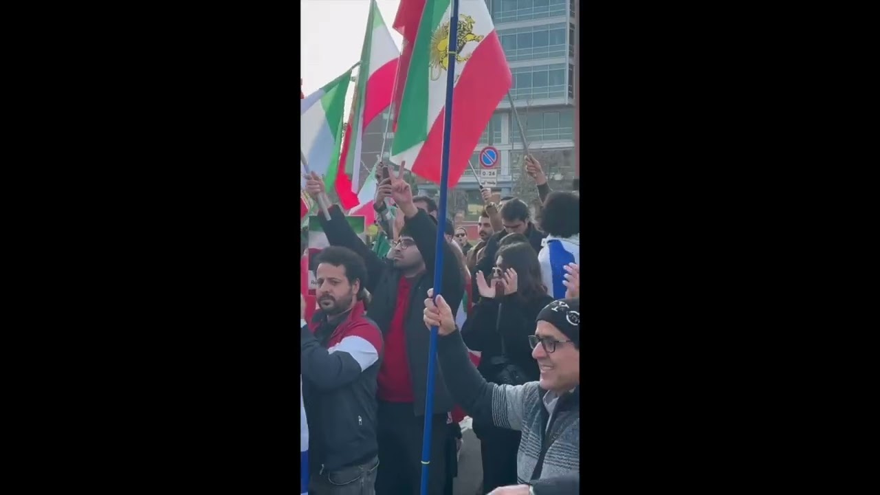 SARDONE CON GLI IRANIANI DI MILANO: "L'IRAN DEVE TORNARE LIBERO, BASTA CON LA DITTATURA"